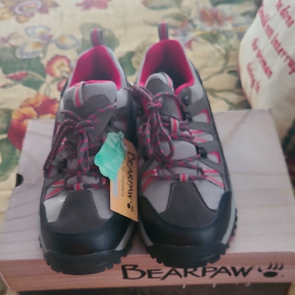BearPaw Women's Lace Up Boots - Gray and Red NWT, SIZE 9